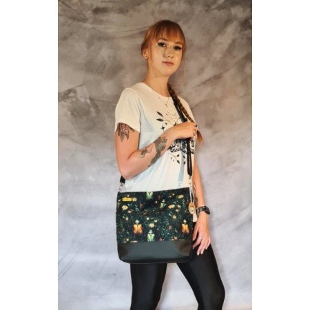 Torebka listonoszka w żuki