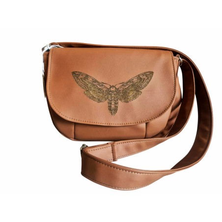 Niewielka torebka w rockowym stylu z ćmą