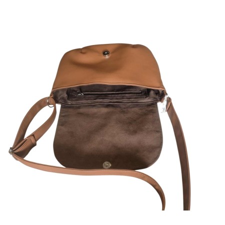 Niewielka torebka w rockowym stylu z ćmą