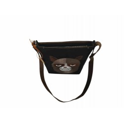 Torebka w urocze, grawerowane na skórze kotki