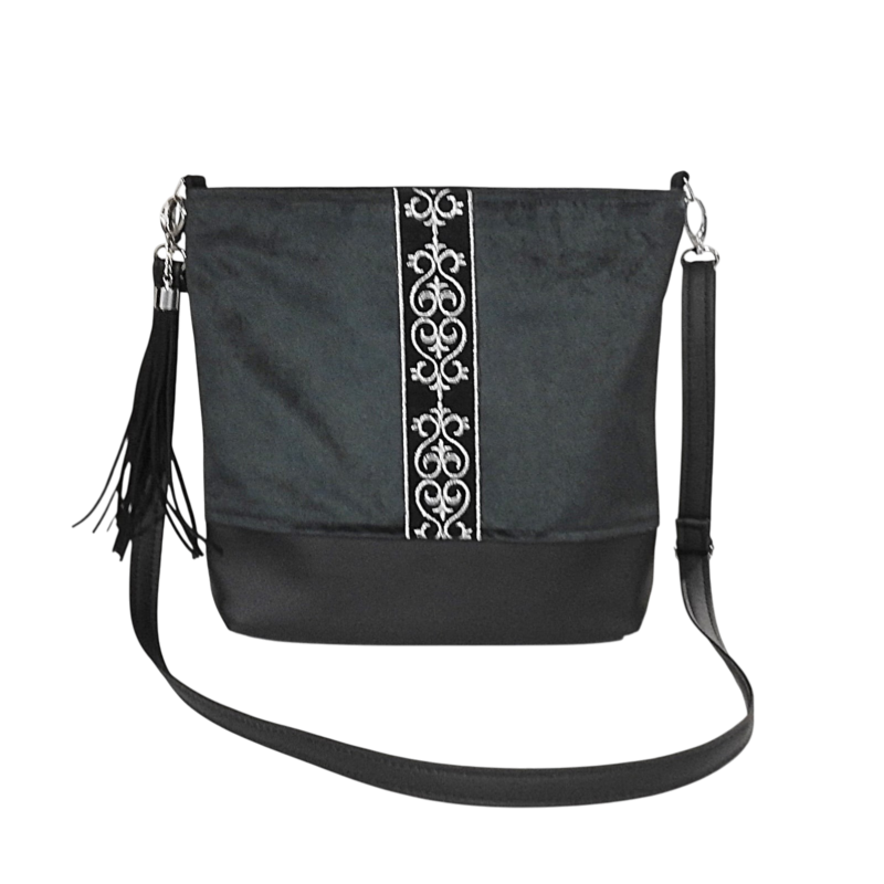 Welurowa torebka w stylu średniowiecznym